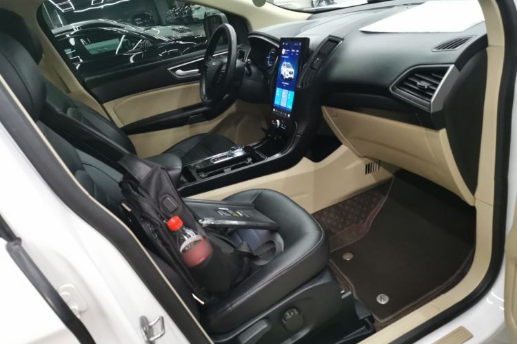 Used Ford Edge 2020 EcoBoost 245 Two-Wheel-Drive Titanium 5-Seater
