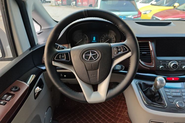 Used JAC Refine M5 2016 2.0T Gasoline Manual Business Edition
