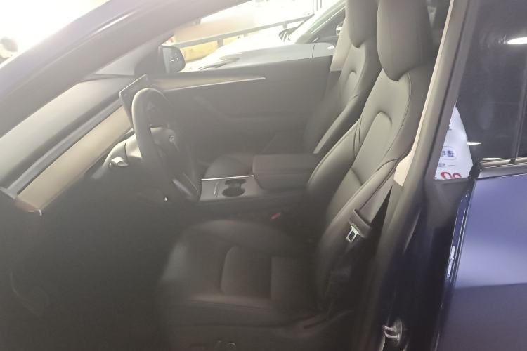 Used Tesla Model Y 2022 Long-Range All-Wheel-Drive Version Left Front Seat