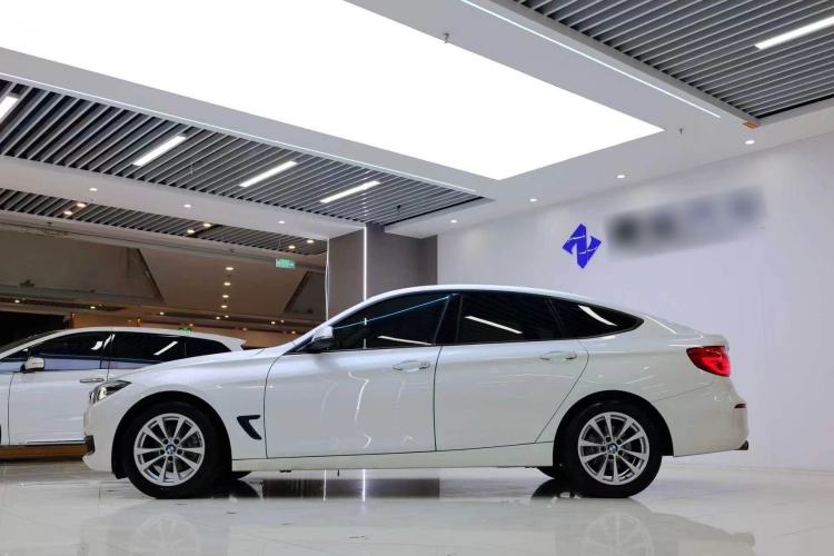 Used BMW 3 Series GT 2017 320i Sport Edition
