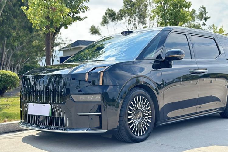 Used Zeekr 009 2024 Six-Seat Executive Version 4WD 108 kWh
