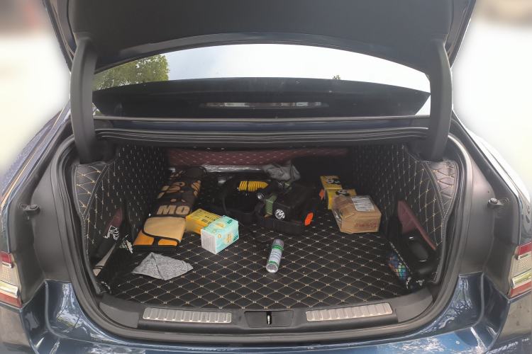 Used Lincoln Continental 2017 2.0T Two-Wheel Drive Prestige Edition Trunk