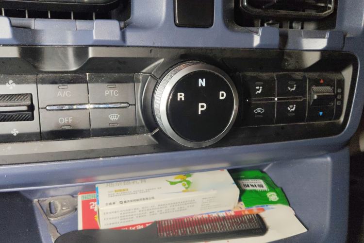 Used SRM New Energy E3L 2024 Standard 6-Seater Bus Gear Lever