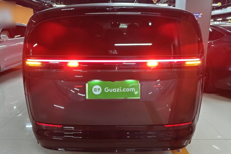 Used Li Auto MEGA 2024 Ultra Model
