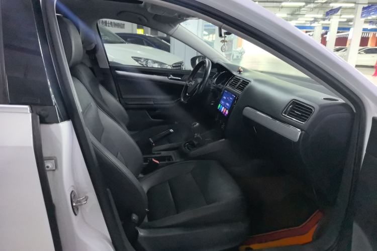 Used Volkswagen Sagitar 2015 230TSI Manual Comfort Version