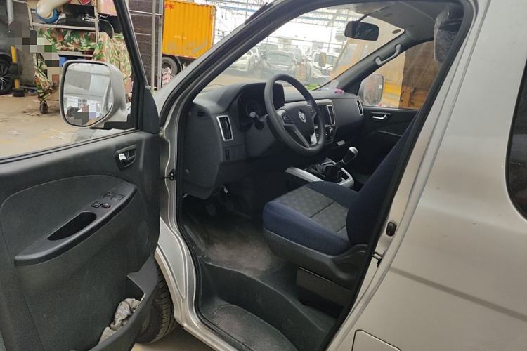 Used Foton Scenic G5 2023 2.0L Gasoline Commercial Version Open-Window 5/6-Seater DAN20L
