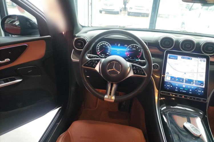 Used Mercedes-Benz GLC 2023 Facelift GLC 260 L 4MATIC Dynamic Version 5 Seats