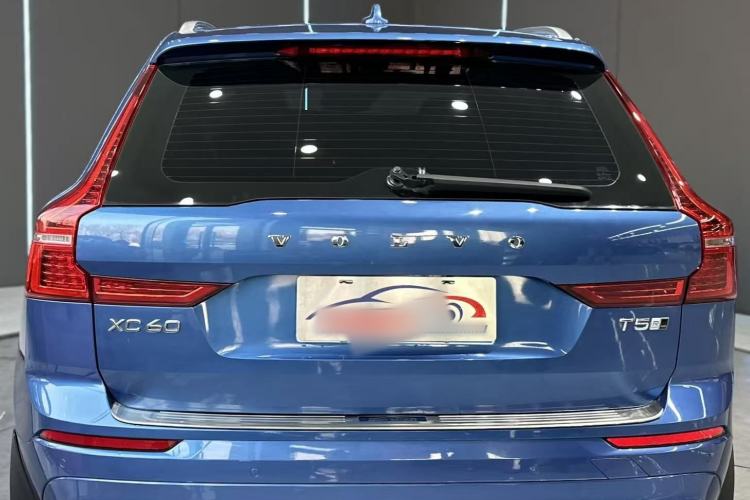 Used Volvo XC60 2019 T5 4x4 Smart & Dynamic Sport Edition China VI Standard