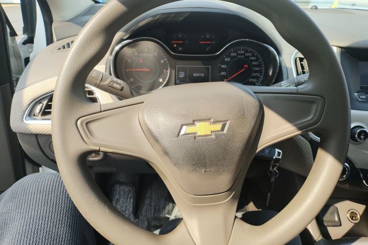 Used Chevrolet Cruze 2015 1.5L Manual Fashion Edition Steering Wheel