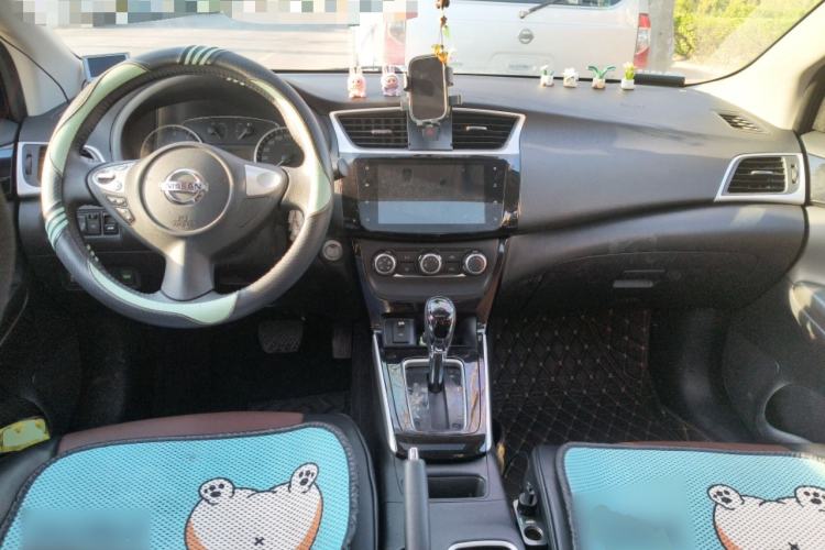 Used Nissan Sylphy 2019 1.6XV CVT Smart Connect Luxury Edition China VI Standard Center Console