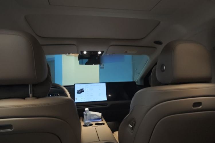 Used Li Auto i8 2025 Model Standard Version
