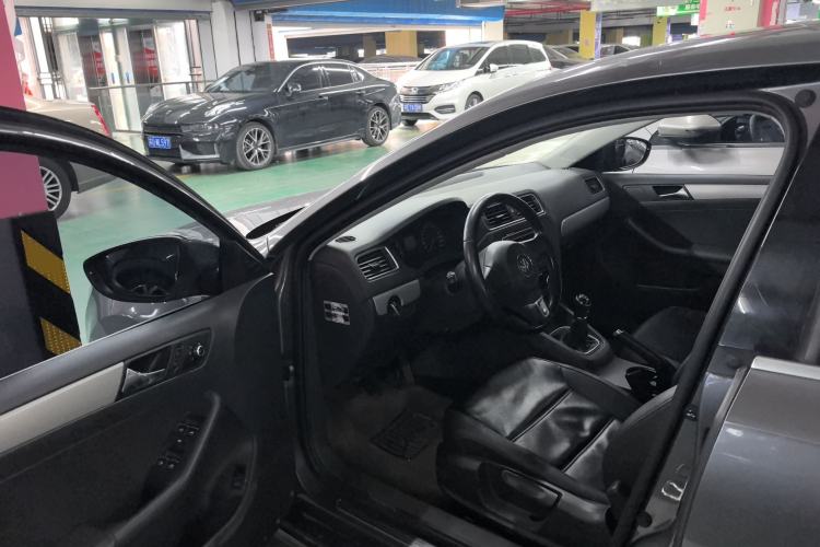 Used Volkswagen Sagitar 2014 Revised Version 1.6L Manual Comfort Edition Driver Seat