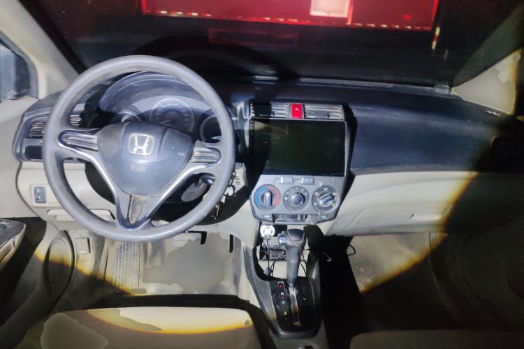 Used Honda City Classic 2012 1.5L Automatic Elite Edition Center Console