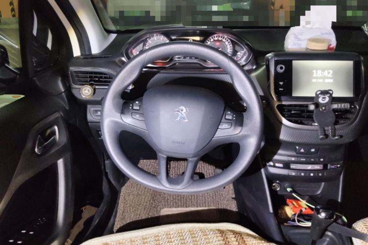 Used Peugeot 2008 2014 1.6L Automatic Fashion Edition Steering Wheel