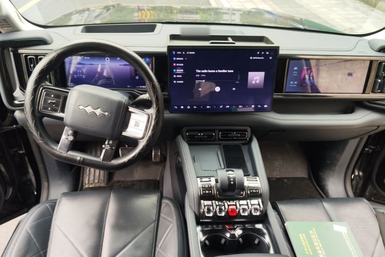 Used Formula Leopard 5 2023 Navigator Edition
