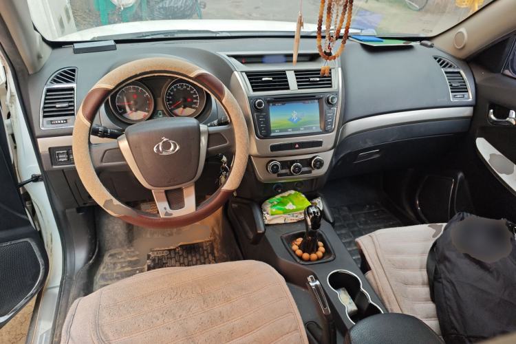 Used Geely Auto GX7 2015 Classic Edition 1.8L Manual Elite Model China V Standard Center Console