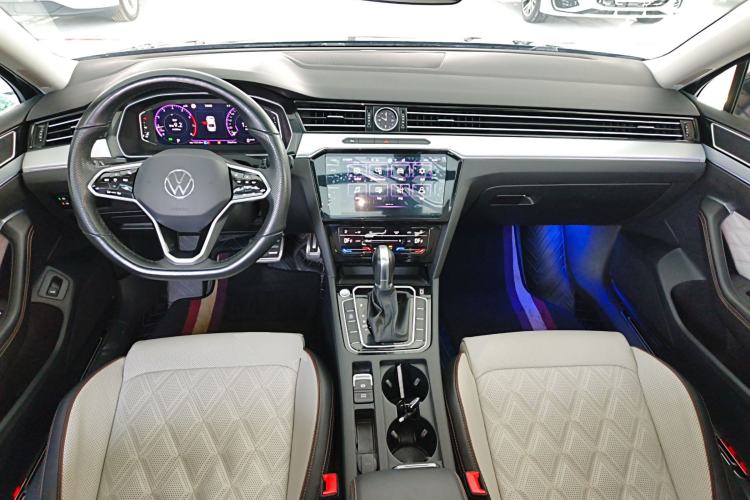 Used Volkswagen Magotan 2023 2 Million Units Commemorative Edition 330TSI DSG Luxury Version
