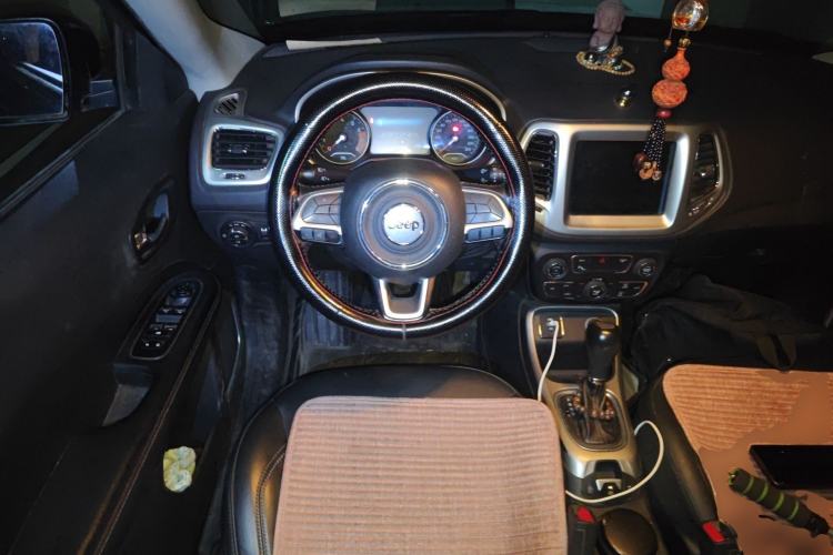 Used Jeep Compass 2017 200T Automatic Family Edition Steering Wheel