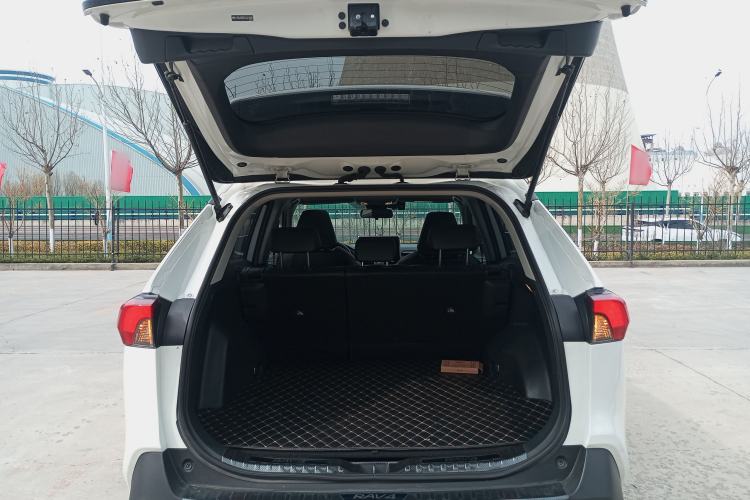 Used Toyota RAV4 2020 Dual-Engine 2.5L E-CVT 4x4 Elite PLUS Edition