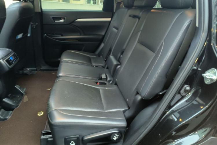 Used Toyota Highlander 2018 2.0T Four-Wheel Drive Luxury Version 7 Seats China VI Standard Left Rear Seat
