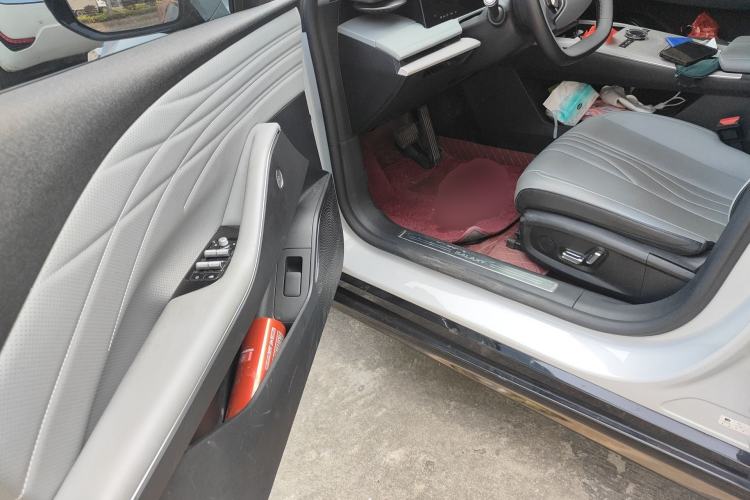 Used Geely Galaxy E8 2024 550 km Range Rear-Drive Dragon Edition
