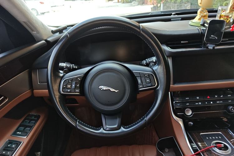 Used Jaguar XFL 2017 XFL 3.0 SC 340 PS Luxury Edition
