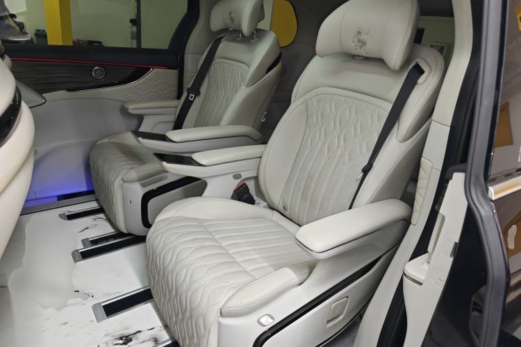Used FORTHING Xinghai V9 2024 1.5TD 200km Qingyunti Series Premium Version Left Rear Seat
