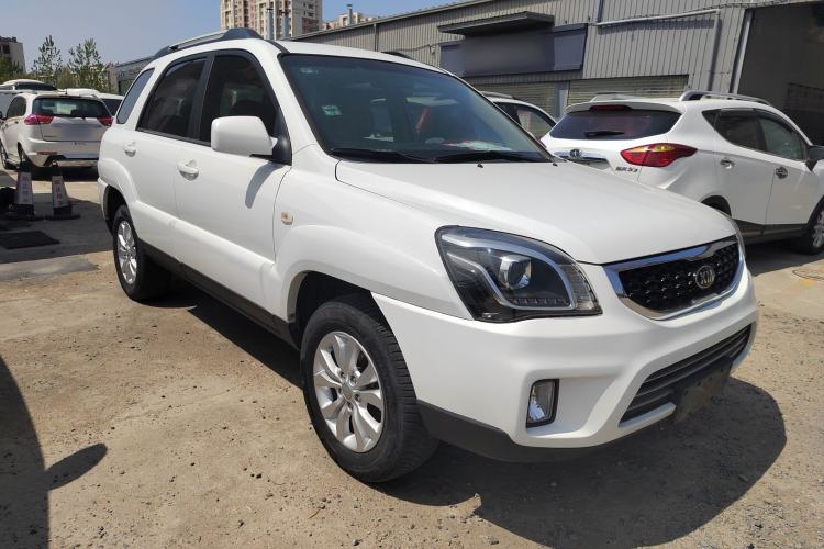 Used Kia Sportage 2013 2.0L Automatic Two-Wheel Drive GL Trim Front Right 45 Deg