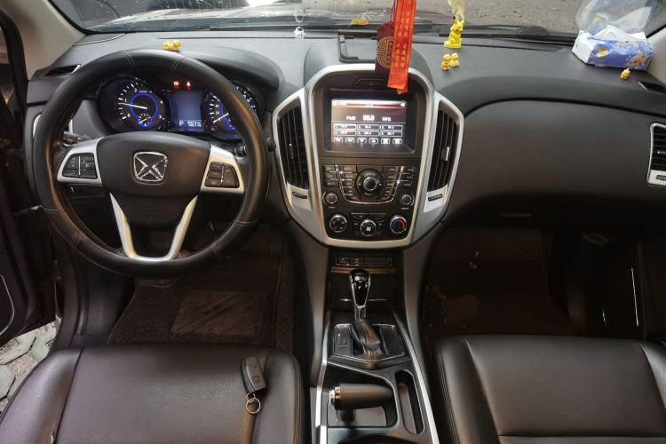 Used JMC Yusheng S350 2013 2.4T Automatic 2WD Diesel Luxury Edition 5 Seats Interior 2