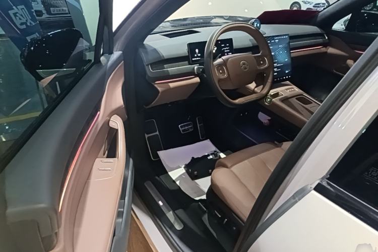 Used Nio ES8 2023 75 kWh Executive Edition
