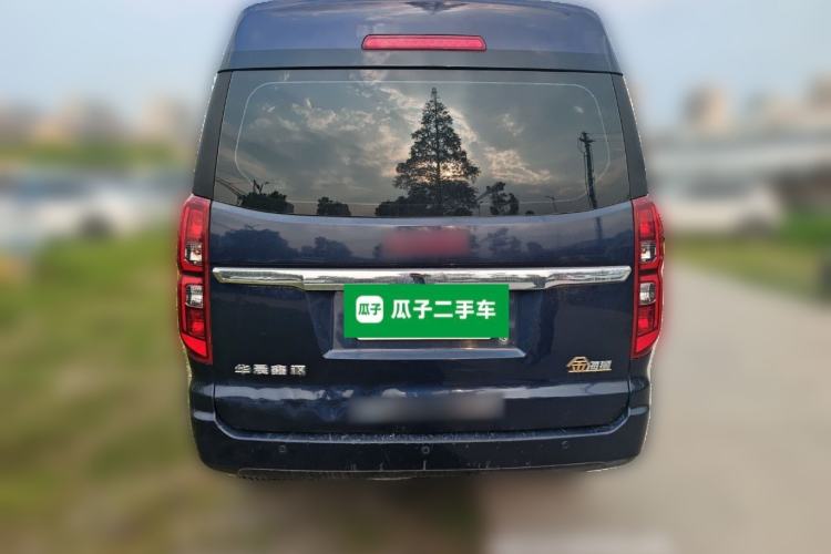 Used Jinbei Gold Hiace 2023 1.5L Passenger Van Travel Lion 5/6/7-Seater with Central Air Conditioning Rear