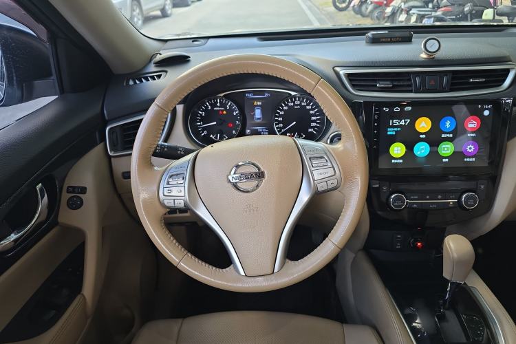 Used Nissan X-Trail 2014 2.5L CVT Leading Edition 4WD
