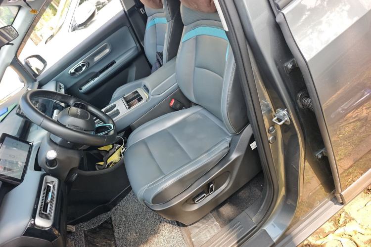 Used AION Y 2023 Plus 510 Smart Edition