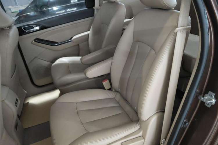 Used Baojun 730 2015 1.8L Manual Luxury Navigation ESP Version 7-seater