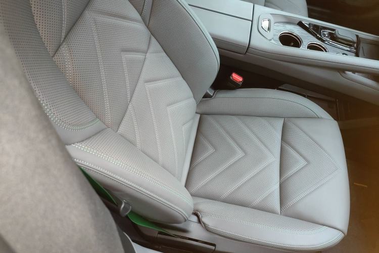 Used Zeekr 001 2023 ME Edition 100 kWh Right Front Seat