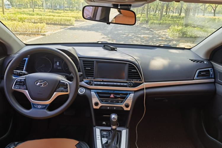 Used Hyundai Elantra (6th Generation / Lingdong) 2016 1.6L Automatic ZhiXuan – Elite Version Interior 2