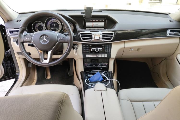 Used Mercedes-Benz E-Class 2014 Restyled E 300 L Sport Edition Center Console