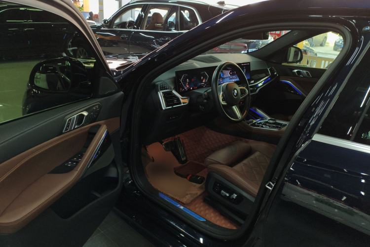 Used BMW X6 2023 xDrive40i Luxury Model with M Sport Package