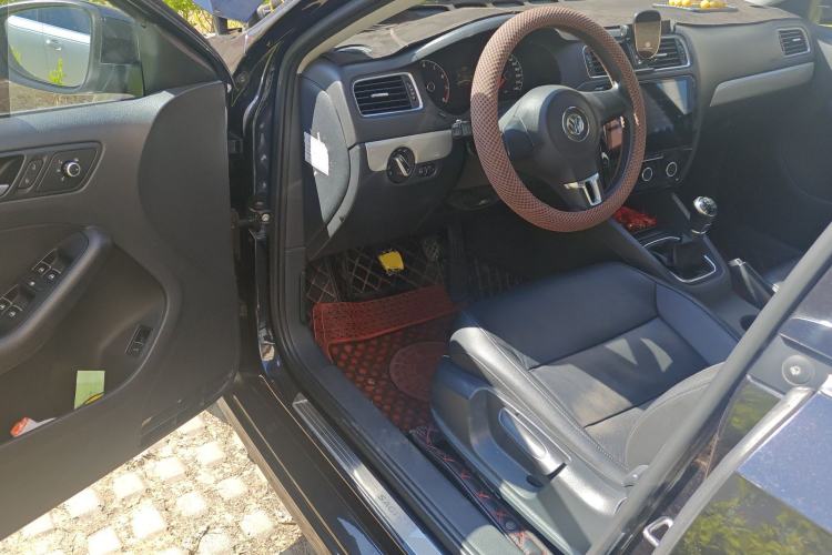 Used Volkswagen Sagitar 2014 Revised Version 1.6L Manual Comfort Edition Driver Seat