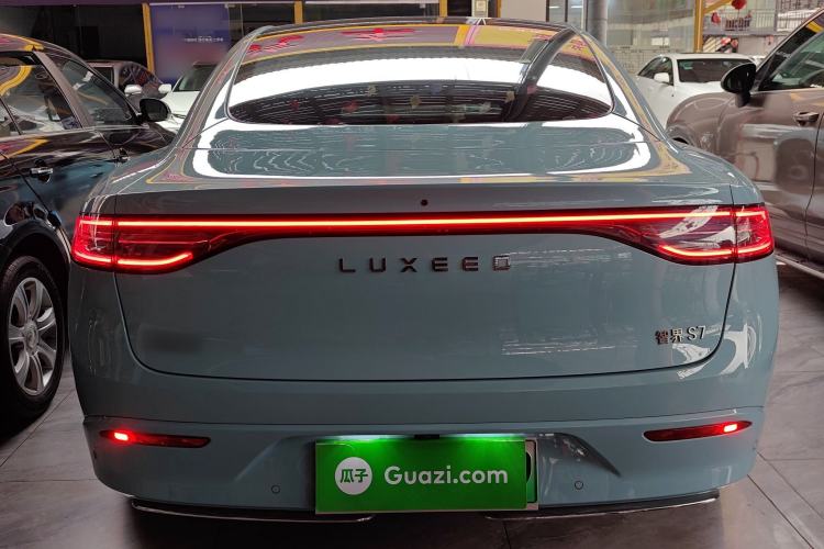 Used Hima Luxeed S7 2025 705 km Max Rear