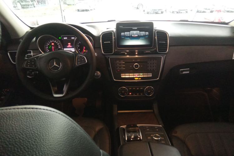 Used Mercedes-Benz GLE 2016 GLE 400 4MATIC Center Console