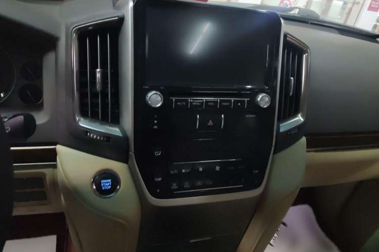 Used Toyota Land Cruiser (Parallel Import) 2016 5.7L Automatic/Manual Transmission EX-R Middle East