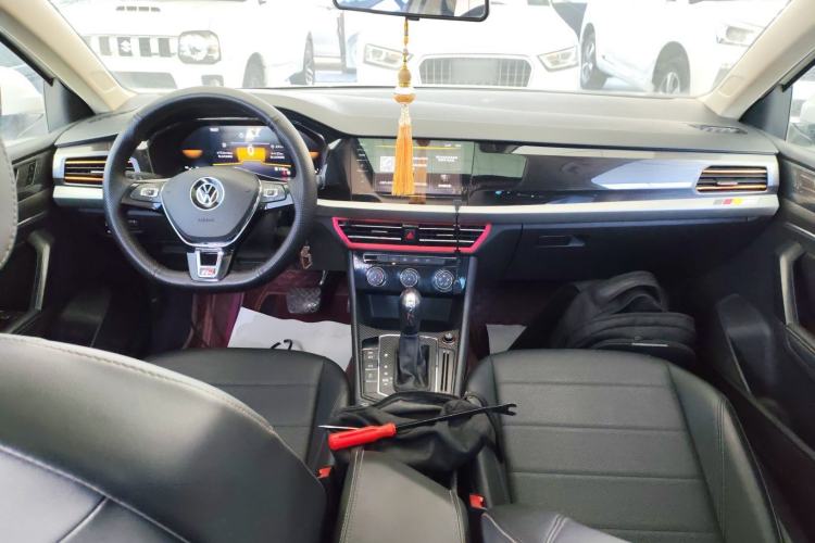 Used Volkswagen Lavida 2022 1.5L Automatic Comfort Edition Center Console