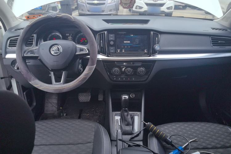 Used Skoda Kamiq 2018 1.5L Automatic Comfort Edition China VI Standard Center Console
