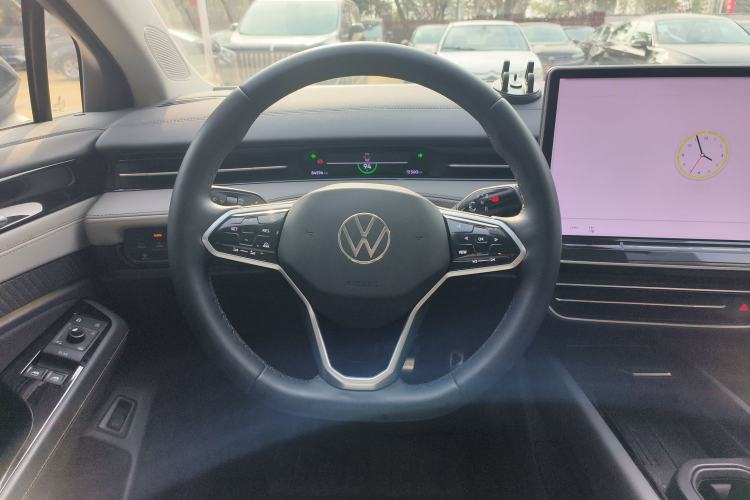 Used Volkswagen ID.7 VIZZION 2024 AIR model Steering Wheel