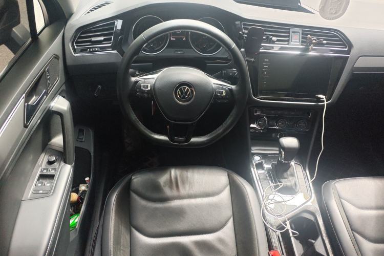 Used Volkswagen Tiguan L 2021 330TSI Automatic Two-Wheel Drive Smart Edition
