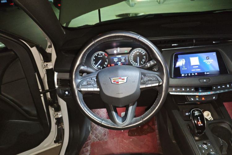 Used Cadillac XT4 2020 28T Two-Wheel-Drive Leading Version Steering Wheel