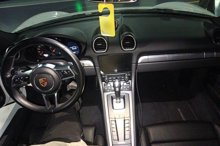 Used Porsche 718 2018 Cayman 2.0T Center Console