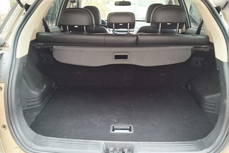 Used Geely Auto Emgrand X7 Sport 2016 2.0L Manual ZhiShang Version
