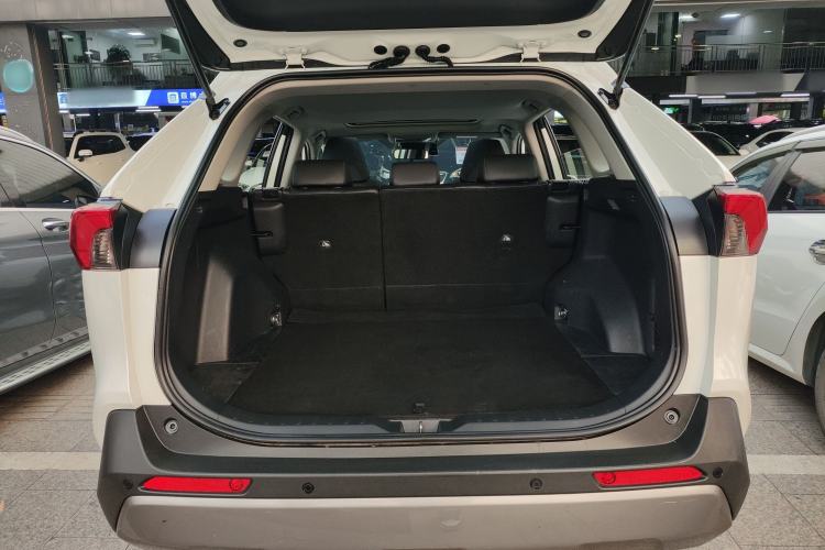 Used Toyota RAV4 2020 2.0L CVT Two-Wheel Drive Fashion PLUS Edition Trunk